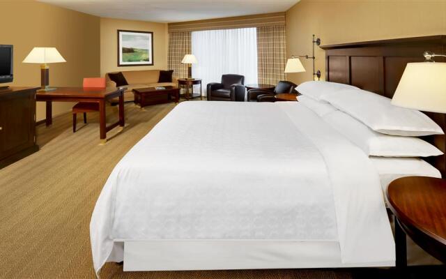 Sheraton Gateway Hotel In Toronto International Airport