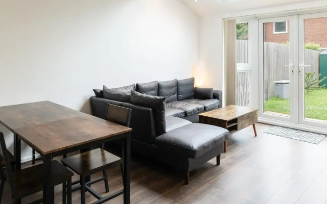 Host Stay Meadow Road
