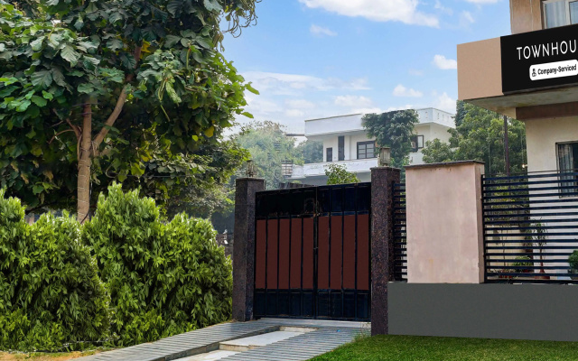 Townhouse Oak DLF Phase 2 Gurgaon