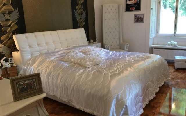 Bed & Breakfast Castle Hollywood