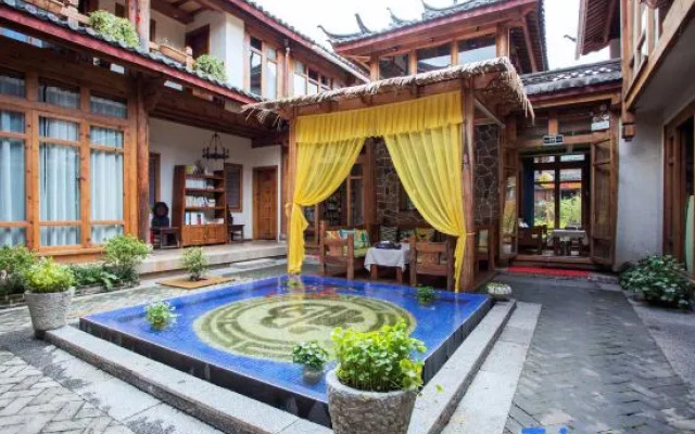 Tiancun Inn (Lijiang Shuhe Ancient Town)