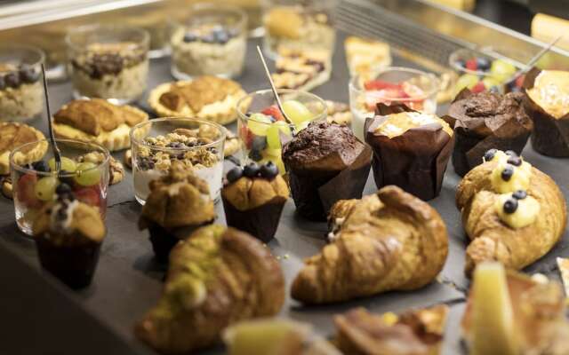 Moody smart & comfy Hotel