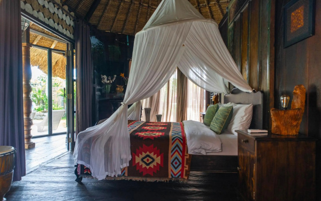 Most Exotic Beachfront Villa Keong – Guest Rooms – Tibubiu