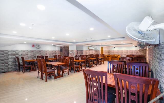 Hotel Aura Grand by Levelup