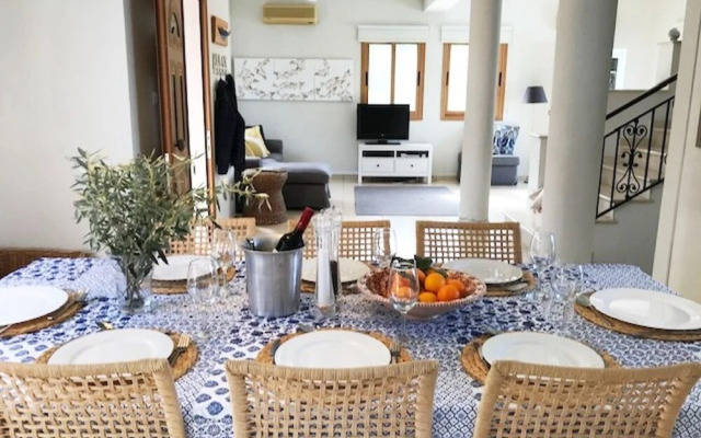 Spacious Luxury Private Sea View Villa