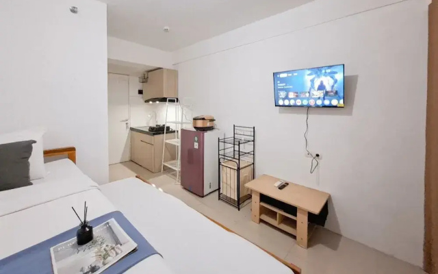 Minimalist Studio At Urbantown Serpong Apartment