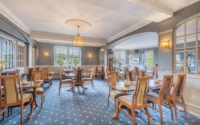 Riverside Hotel