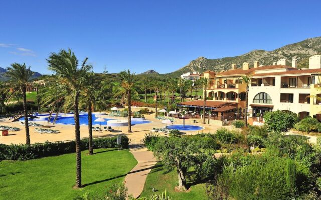 Nice Apartment With Airconditioning, 200 m. From Golfcourse