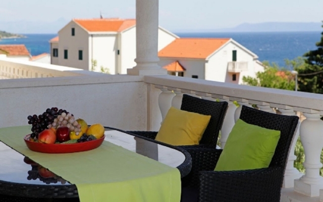 Apartment Mari - free parking: A2 Bol, Island Brac