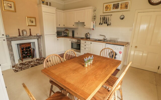 Apartment 7, Sneaton Hall