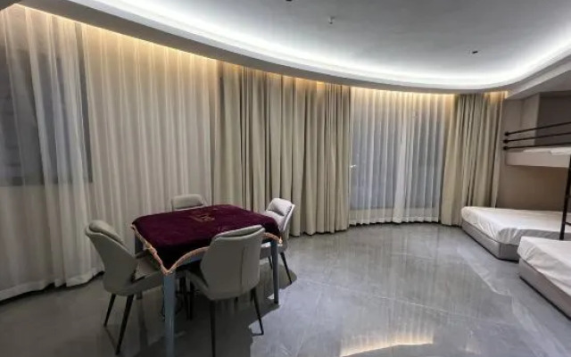 Shibing Sanchuan E-sports Hotel