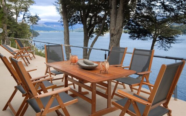 Magnificent 3Bedr Villa on the lake H47