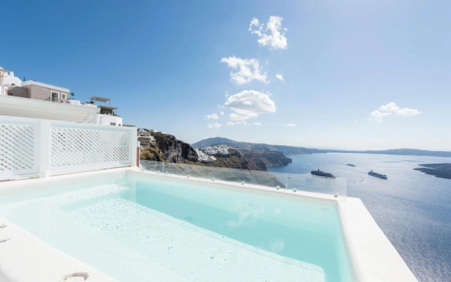 Aqua Luxury Suites