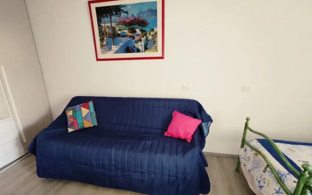 Functional Studio With Balcony