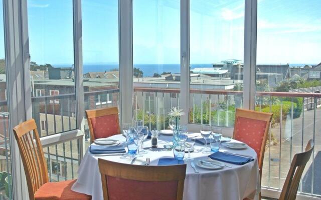Riviera Hotel & Holiday Apartments