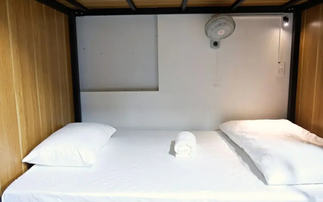 RAW Hostel - Tour & Motorbikes Rental