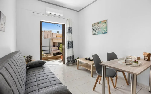 Seafront Apartment in Chania 7