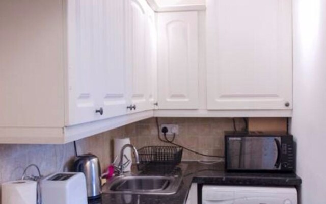 1 Bedroom Apartment In The Shore Leith
