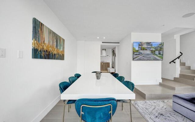 Up East Townhomes by Nomada Residences