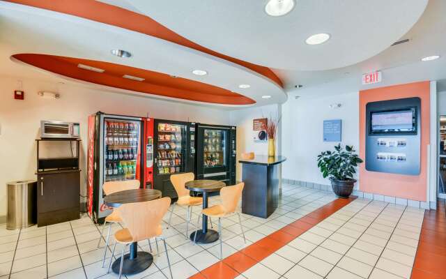 Motel 6 Biloxi, MS - Beach