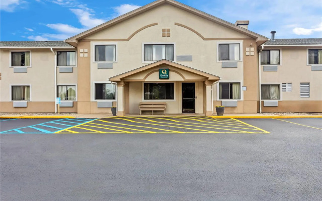 Quality Inn & Suites Howe - Sturgis