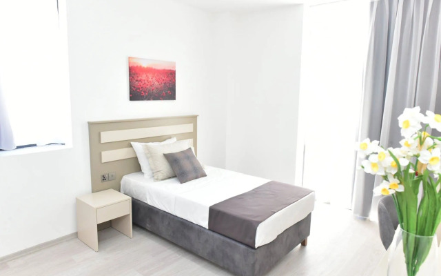 Alya Rooms