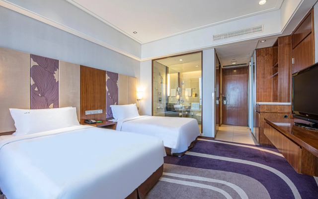 Holiday Inn Qingdao City Centre by IHG