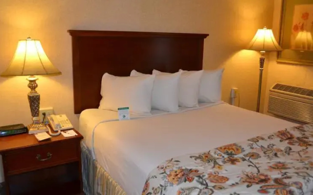 Clarion Inn Evansville