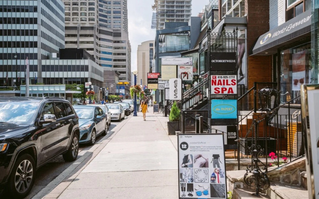 QuickStay - Luxury in Yorkville (Yonge & Bloor)
