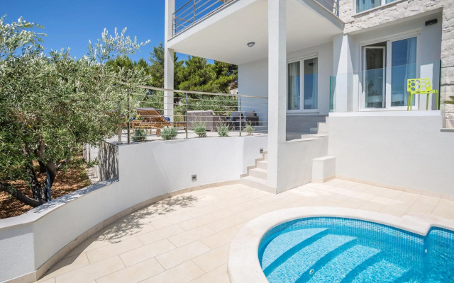 Villa Bol Brac save 15 percent on Split-villas com