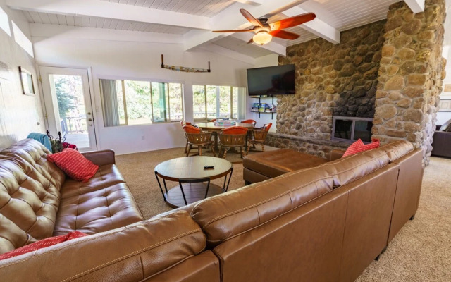 Fairway Cabin 3 Bedroom Home