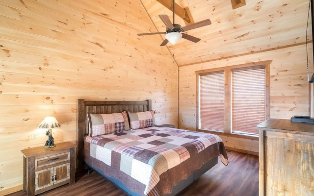The Bear And Trout 4 Bedroom Home by Redawning