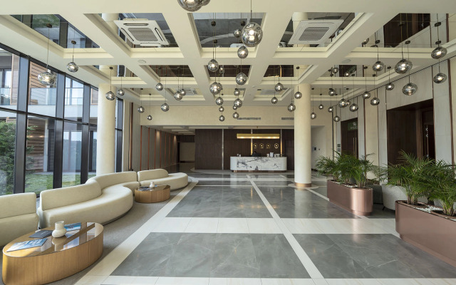 White Residences (Sea Breeze Resort)