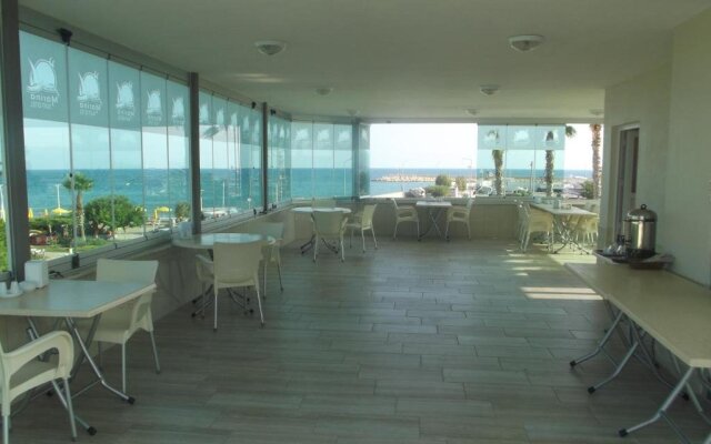 Marina Hotel