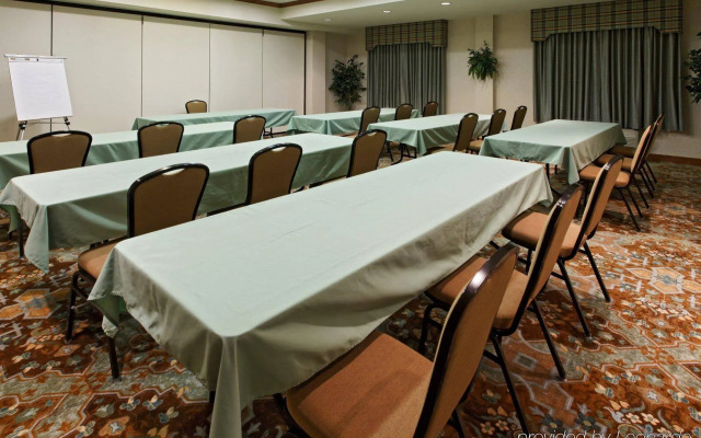 Holiday Inn Express & Suites Mansfield by IHG