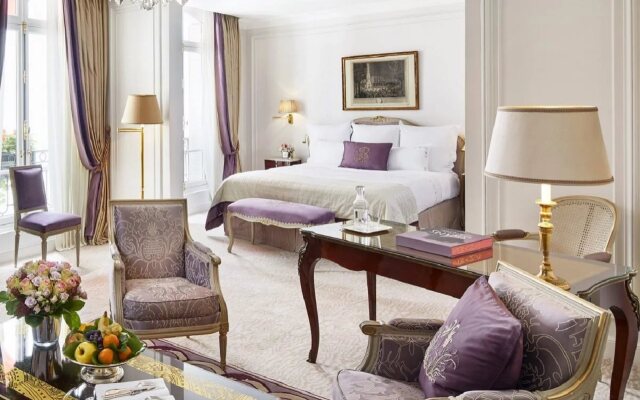 Hotel Plaza Athenee