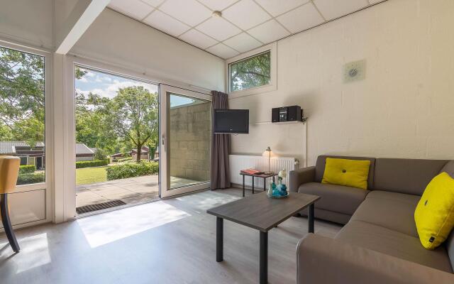 Well-kept Bungalow With Microwave Near Valkenburg