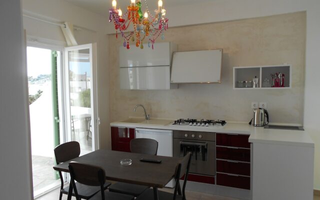 Dahlia Apartments and Studios