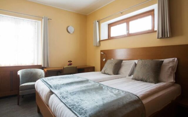 Hotel and guest house Triglav Dobrna