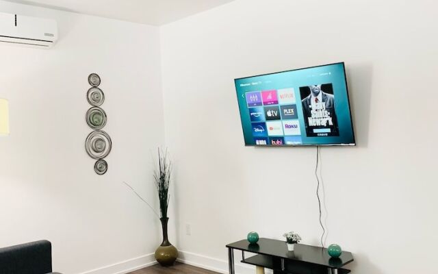 Luxurious and Peaceful Townhouse