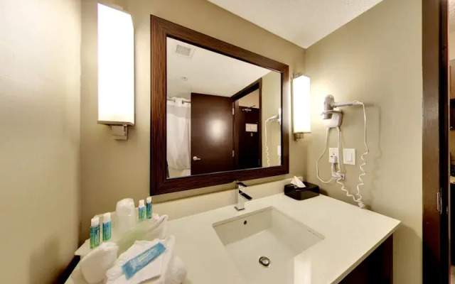 Holiday Inn Express Edmonton-International Airport