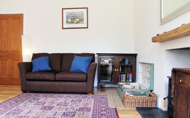 Silver Lining - Gilmore Place Apartment