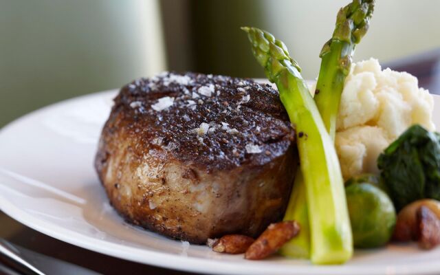 Renaissance Mobile Riverview Plaza Hotel