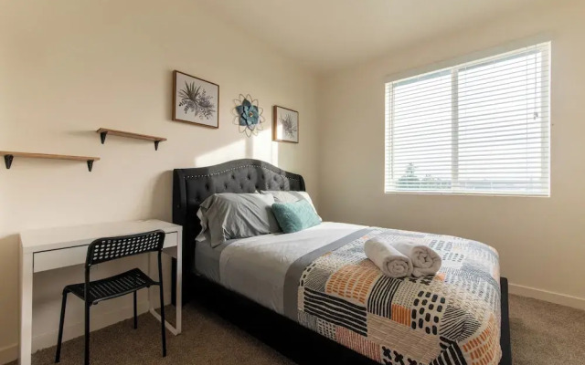 Santa Ana Delightful 4 Bedroom House