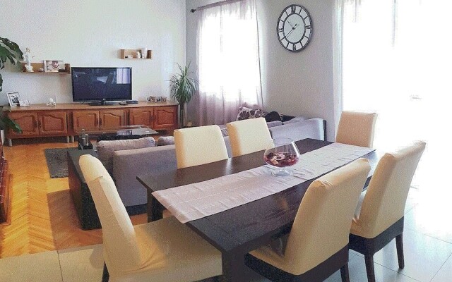 Spacious Apartment Neda
