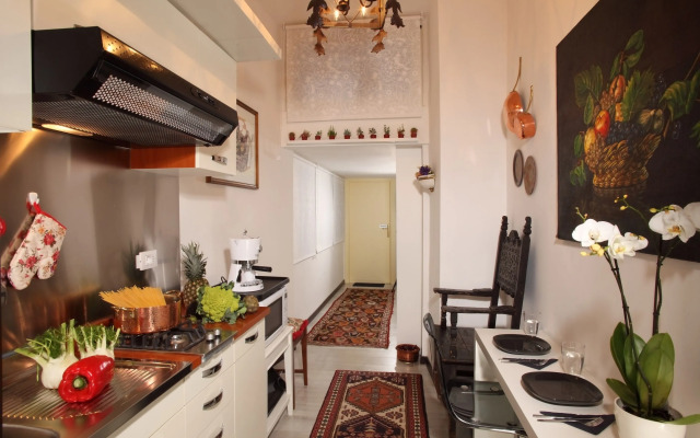 Roma Central Guest House