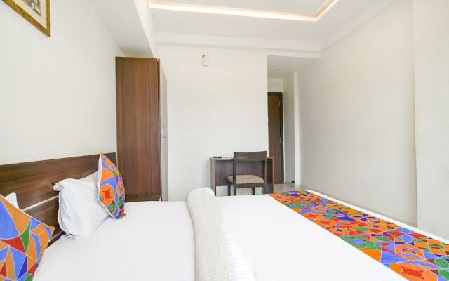 Capital O 63423 Hotel Regal Regency