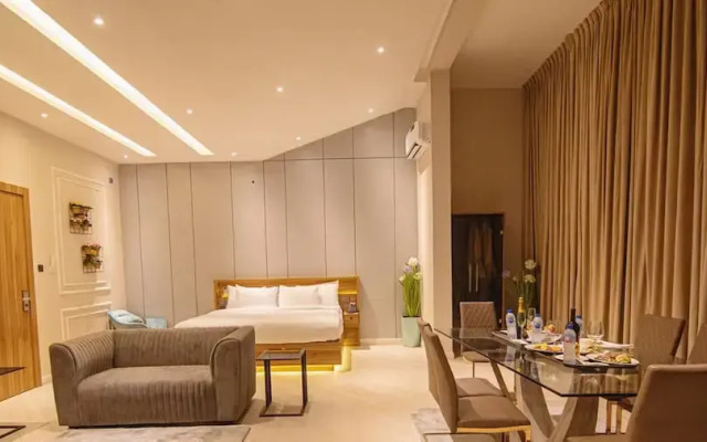 649 Suites