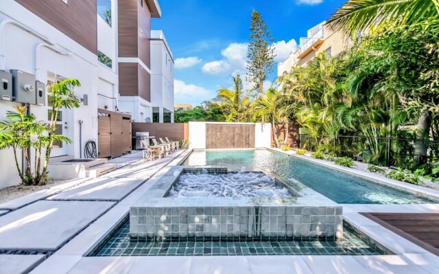 The Upper Deck in Siesta Key