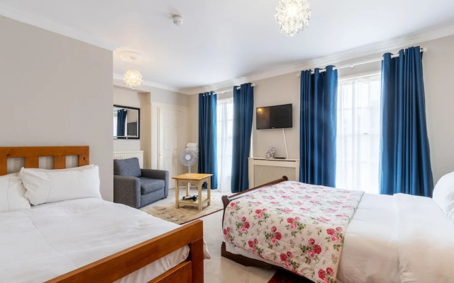 Hubert House Guesthouse